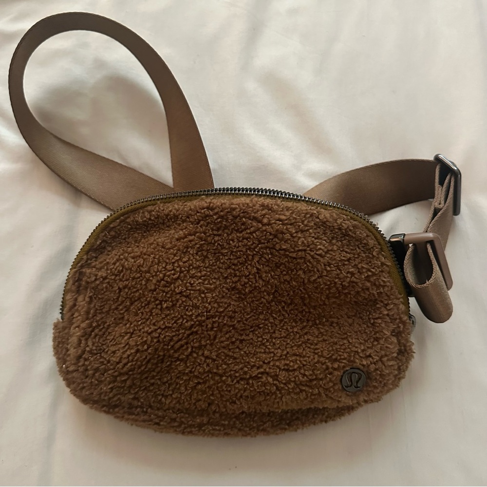 Lululemon Brown Sherpa Belt Bag